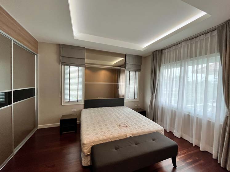 House with Shared Pool in Sukhumvit 
